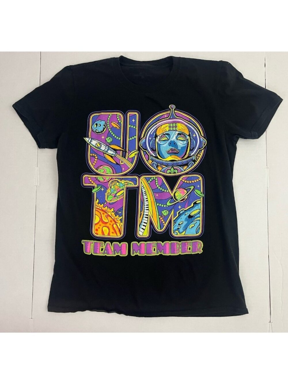 Universal Studios Florida UOTM Team Member Mardi Gras T-Shirt Adult M